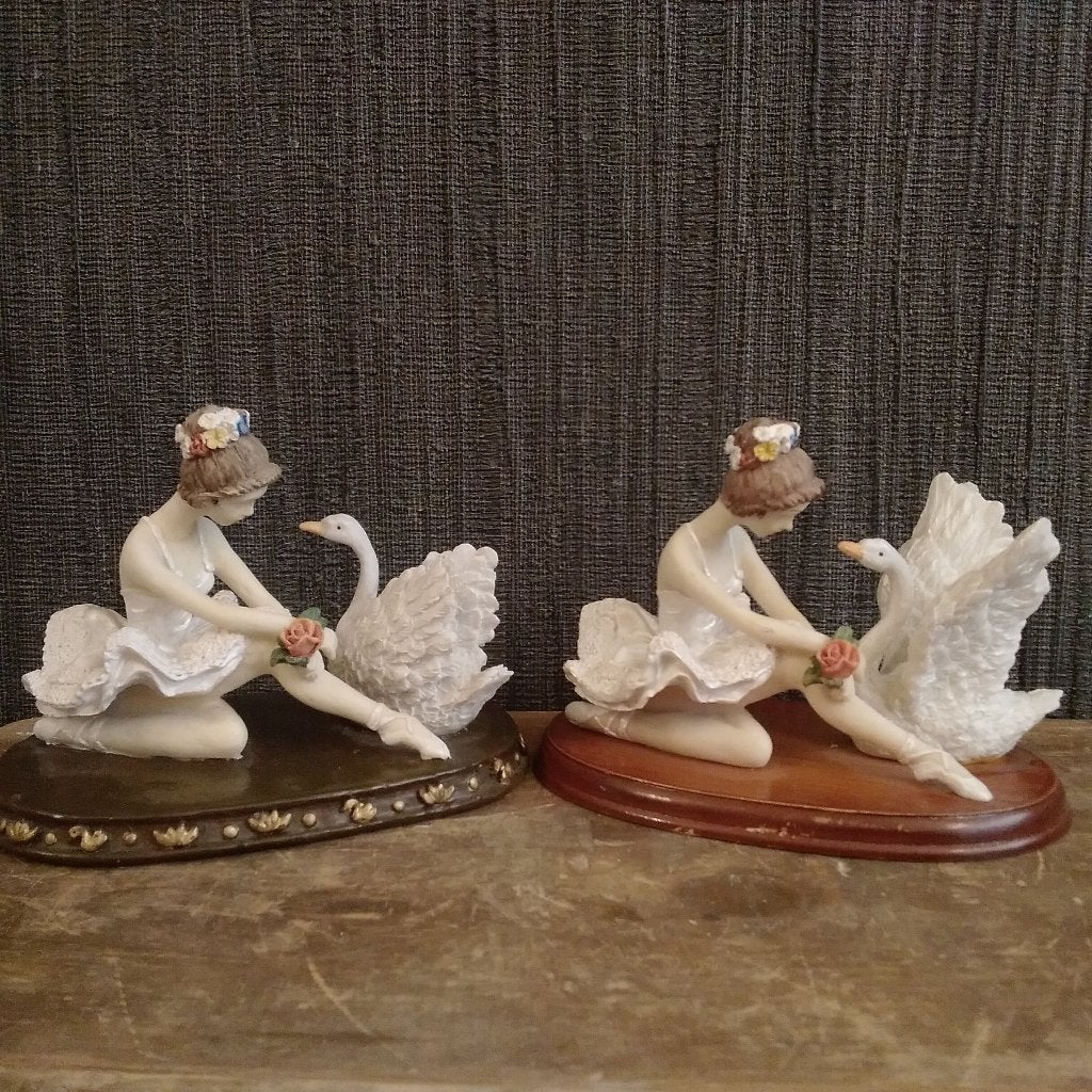 2 beeldjes ballerina's en zwaantjes..het zwanenmeer!, Verzenden, Gebruikt, Overige typen