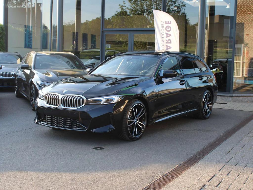 BMW 3 Serie 320 e Touring M Sport / PANO / HUD / CAM / BLIND, Auto's, BMW, Automaat, https://public.car-pass.be/vhr/3c0d85a4-869e-4d2e-84c6-d19194739347