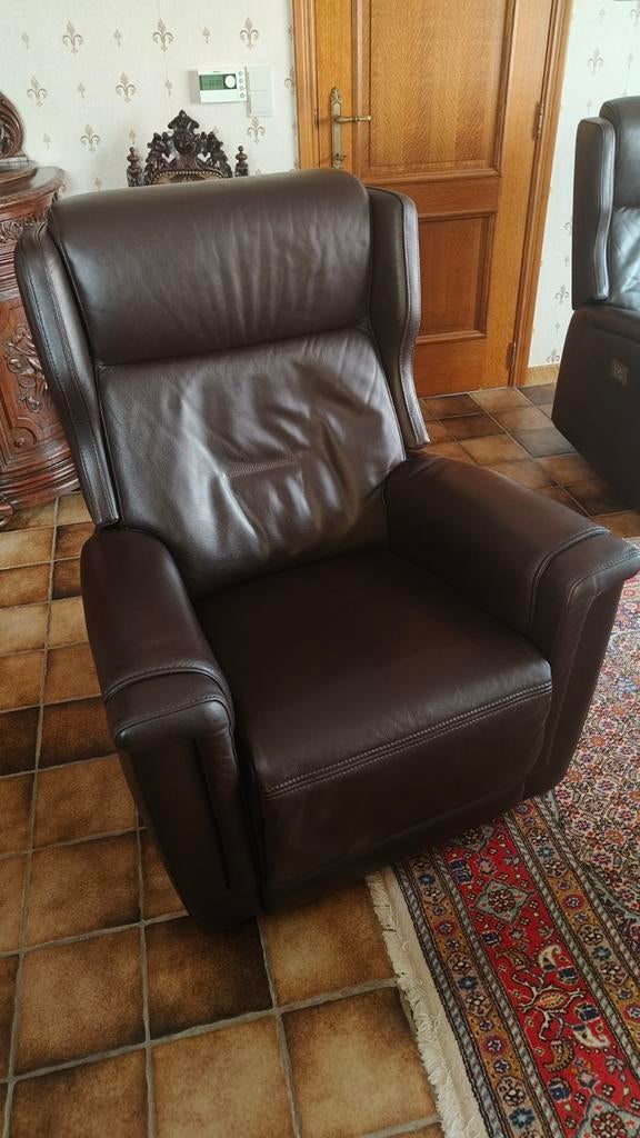 Lederen elektrische verstelbare relaxfauteuil (prima staat), Ophalen, 100 tot 125 cm, Leer, Zo goed als nieuw