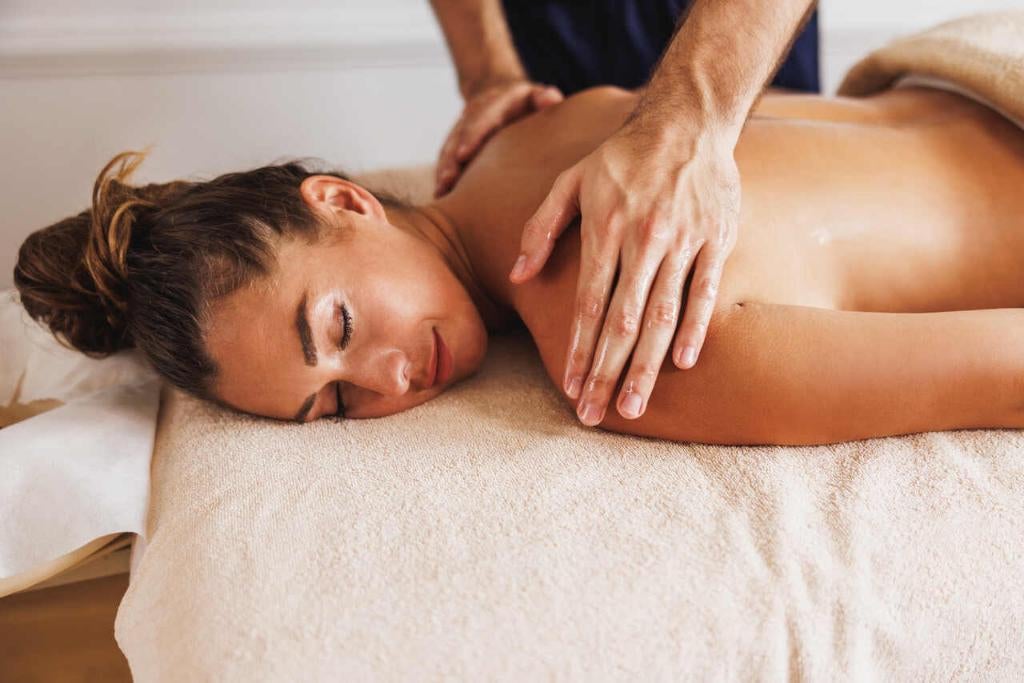 Zachte en liefdevolle massage in volle aanwezigheid, Massage relaxant