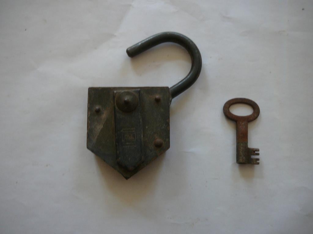 Ancien cadenas, Ophalen
