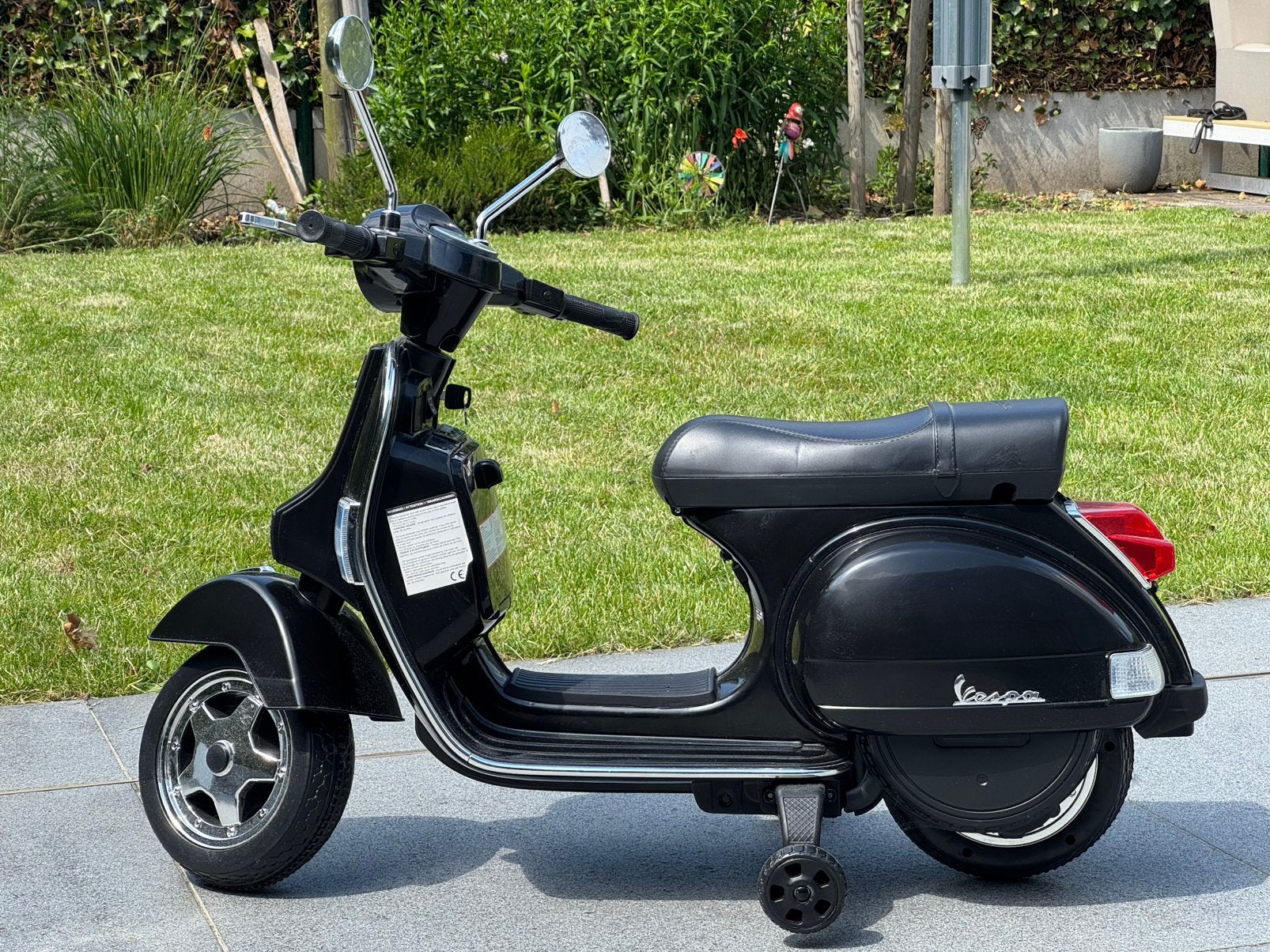 Elektrische Vespa - kinderen, Ophalen, Zo goed als nieuw
