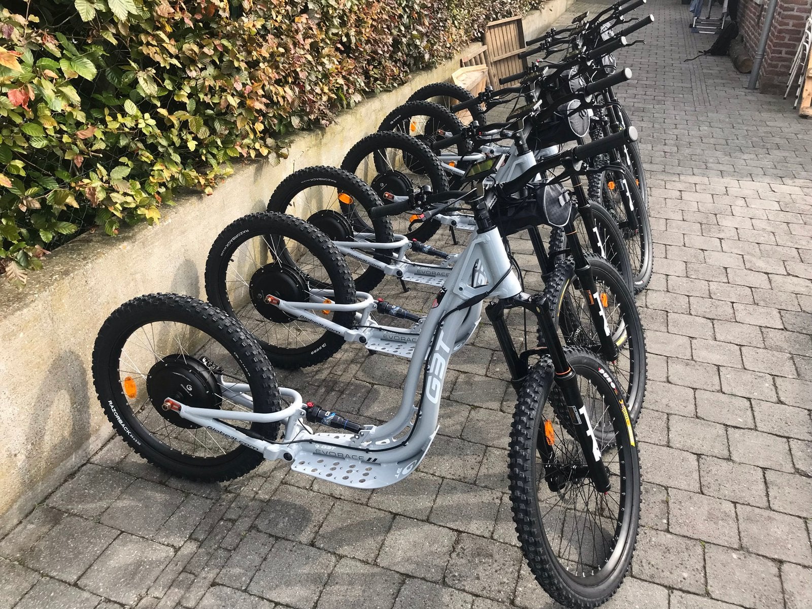 FLOTTE DE TROTTINETTES électriques tout terrain GLOBE 3 T, Enlèvement, Utilisé, Step électrique (E-scooter)