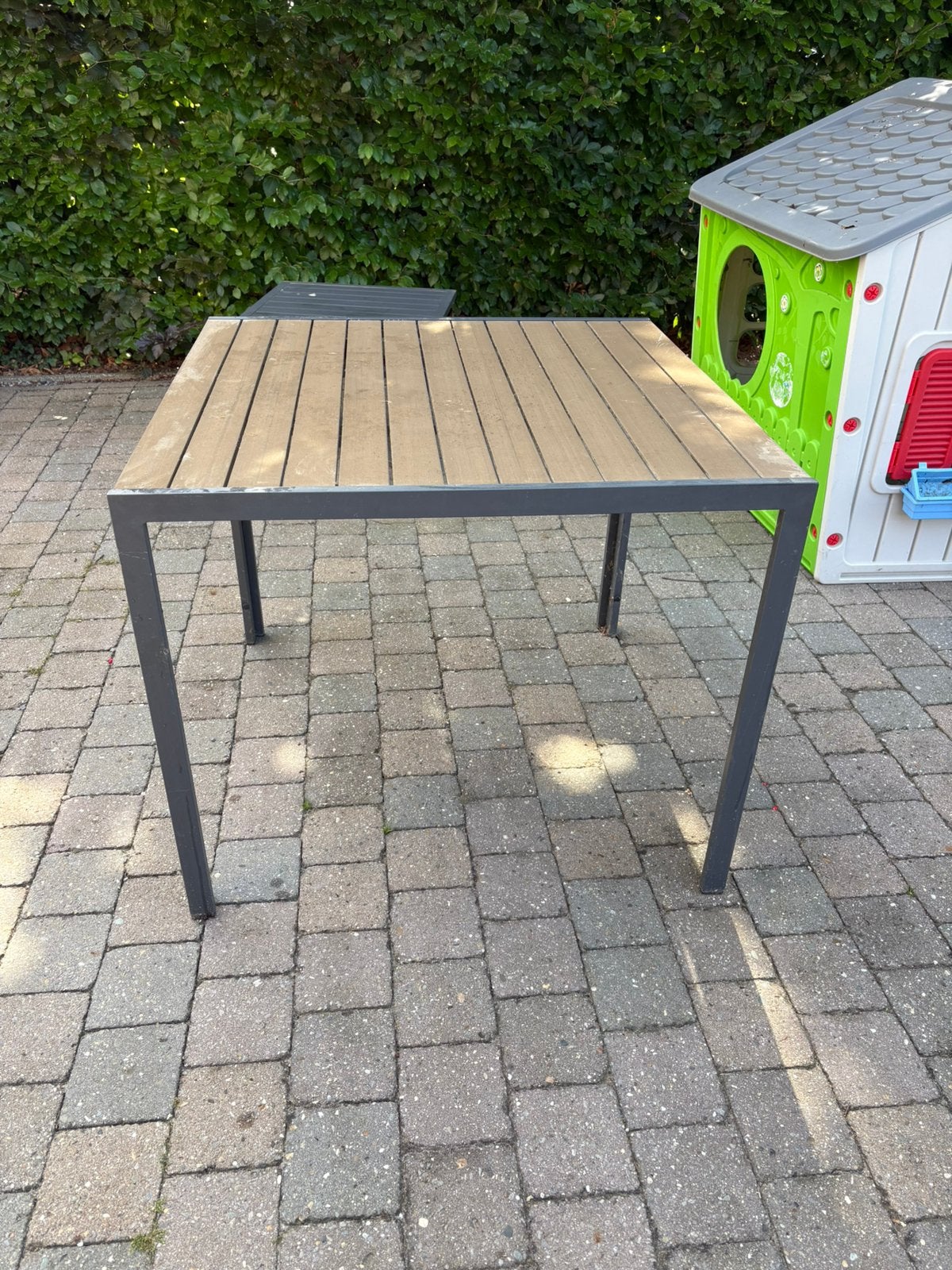 Table de jardin carrée, Enlèvement, Comme neuf
