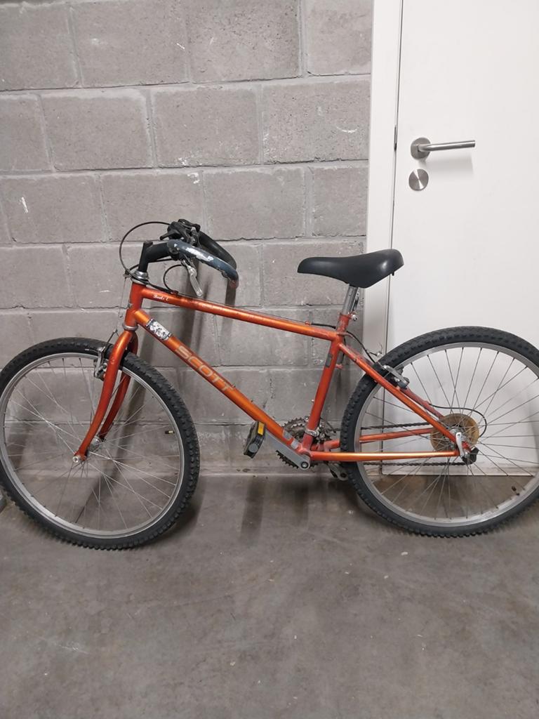 Faite une offre Il nécessite un petit entretien, Vélos & Vélomoteurs, Vélos | Cruisers & Lowriders, Enlèvement