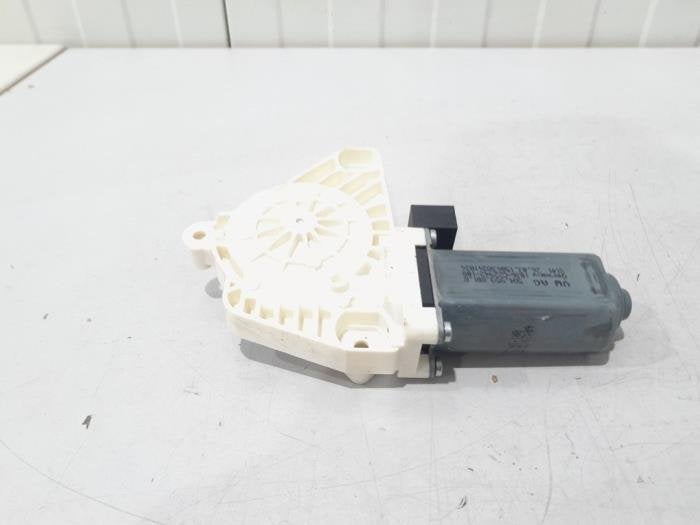 Moteur de vitre portière d'un Volkswagen Passat, Autos : Pièces & Accessoires, Volkswagen, -, 3 mois de garantie, Utilisé
