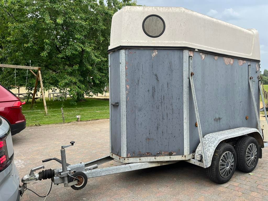 Te koop: anderhalf paardenremorque, Dieren en Toebehoren, Ophalen