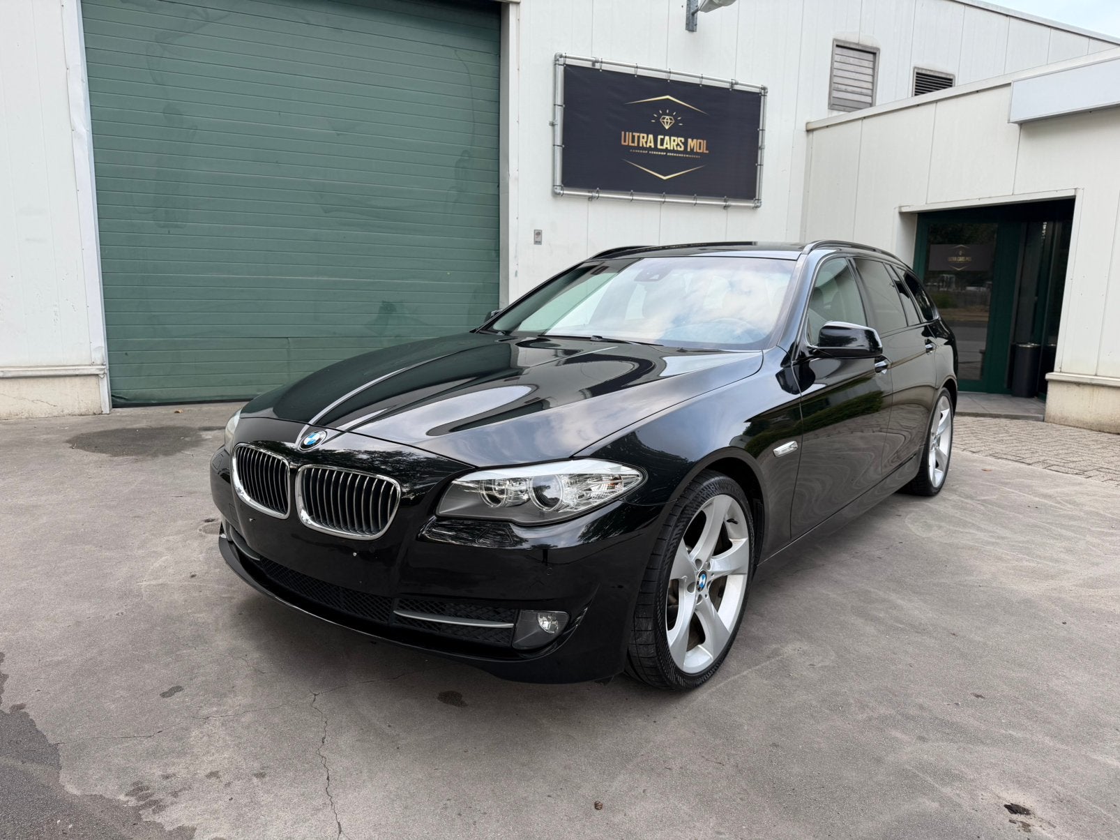 BMW 520D Automaat/20"Velgen/Leder/Grote Navi/Cruise/GEKEURD, Cuir, Euro 5, Entreprise, Entretenue par le concessionnaire