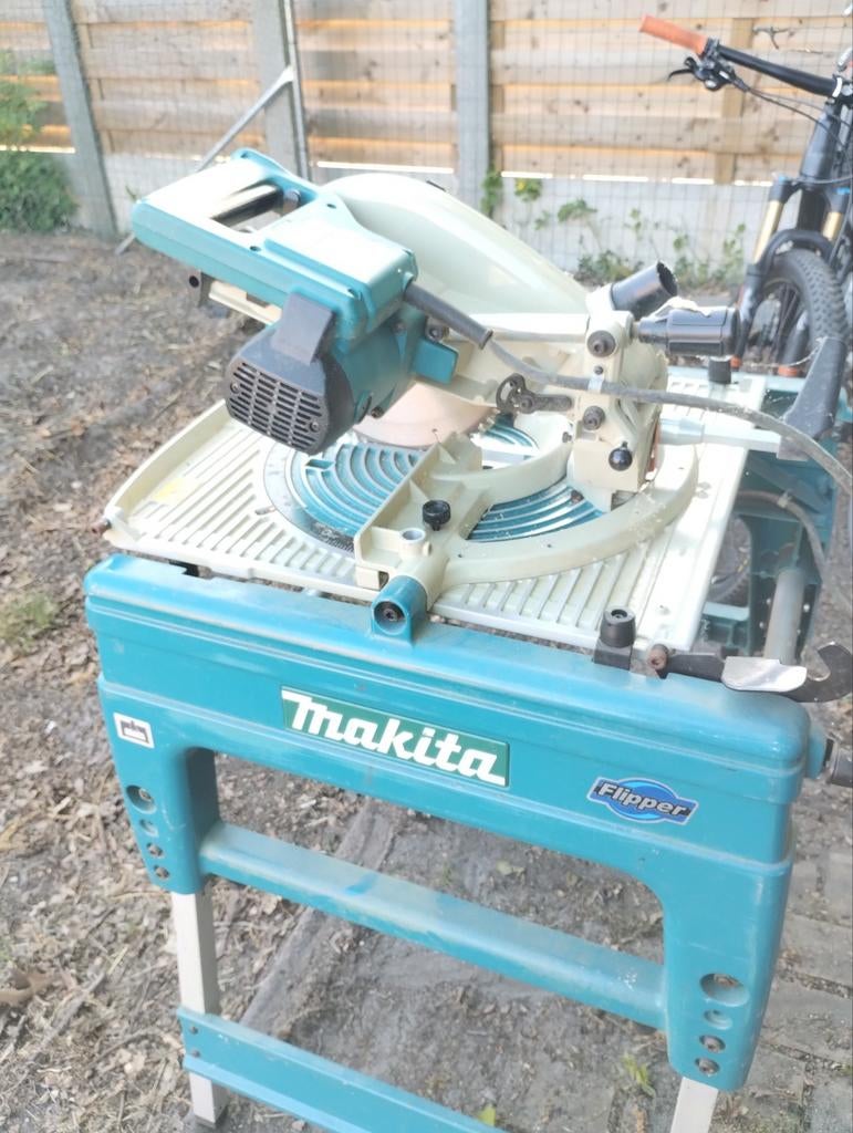 Makita gereedschap, Ophalen