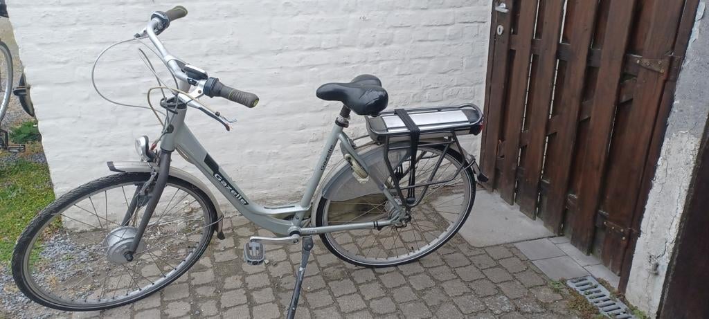 Electrische gazelle vrouwenfiets om aan te werken., Fietsen en Brommers, Elektrische fietsen, Ophalen, Gazelle