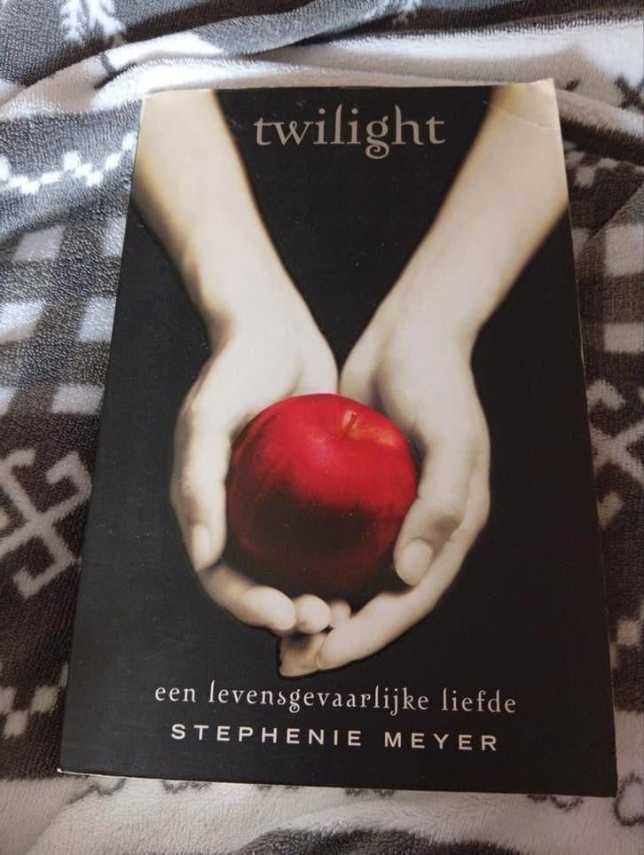 Twilight: een levensgevaarlijke liefde, Boeken, Kinderboeken | Jeugd | 13 jaar en ouder, Ophalen, Gelezen, Stephenie Meyer
