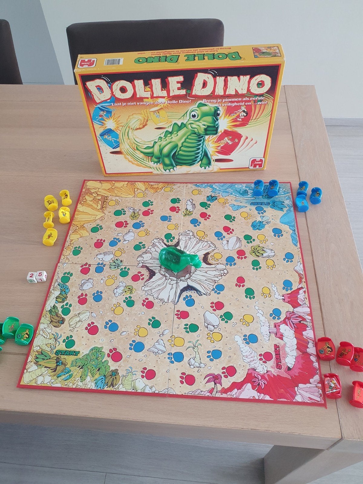 Gezelschapspel dolle Dino, Hobby en Vrije tijd, Ophalen of Verzenden, Zo goed als nieuw, MB spellen