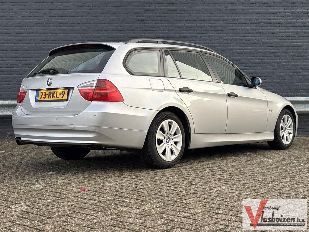 BMW 320 3-serie Touring 320i | € 1.450,- NETTO! | Climate |, Bedrijf, Zilver of Grijs, 182 g/km, 3 Reeks