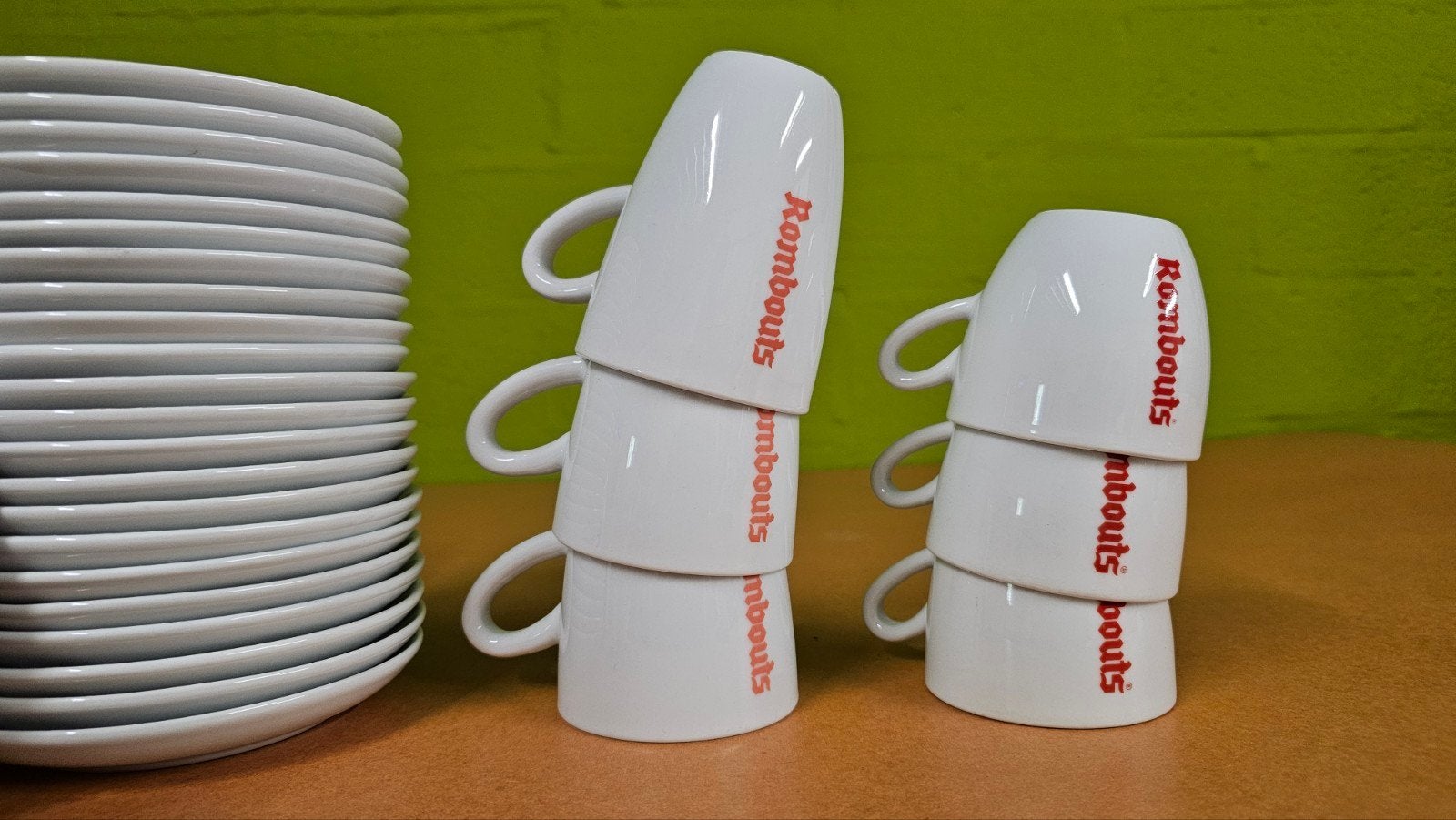 Porseleinen tassen en ondertassen Rombouts, Huis en Inrichting, Keuken | Servies, Ophalen