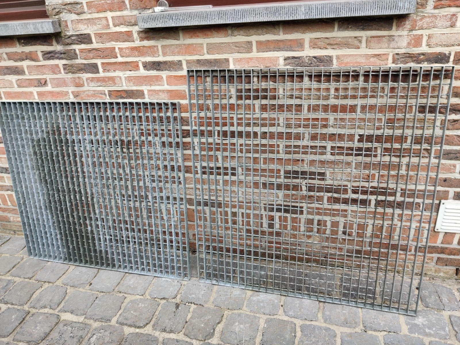 Twee zware loop roosters.1m op 1m en 0,9m, Ophalen
