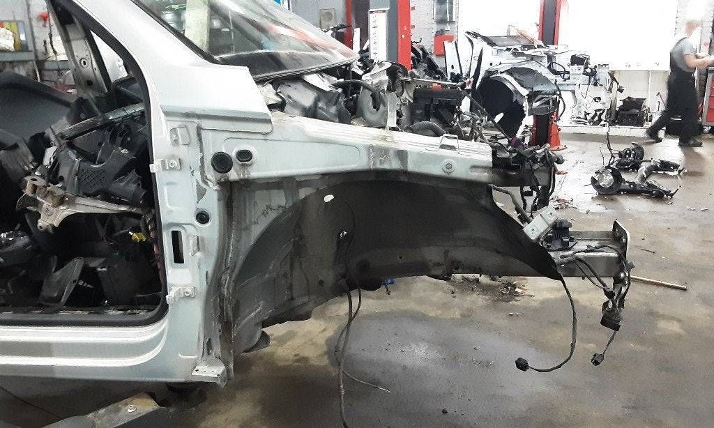 PARE BOUE AVANT DROIT Volkswagen Tiguan (5N1 / 2), Utilisé, Avant, Volkswagen, Garde-boue