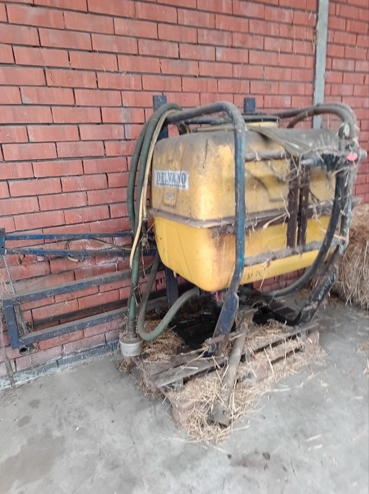 Delvano sproeier 400 l, Ophalen