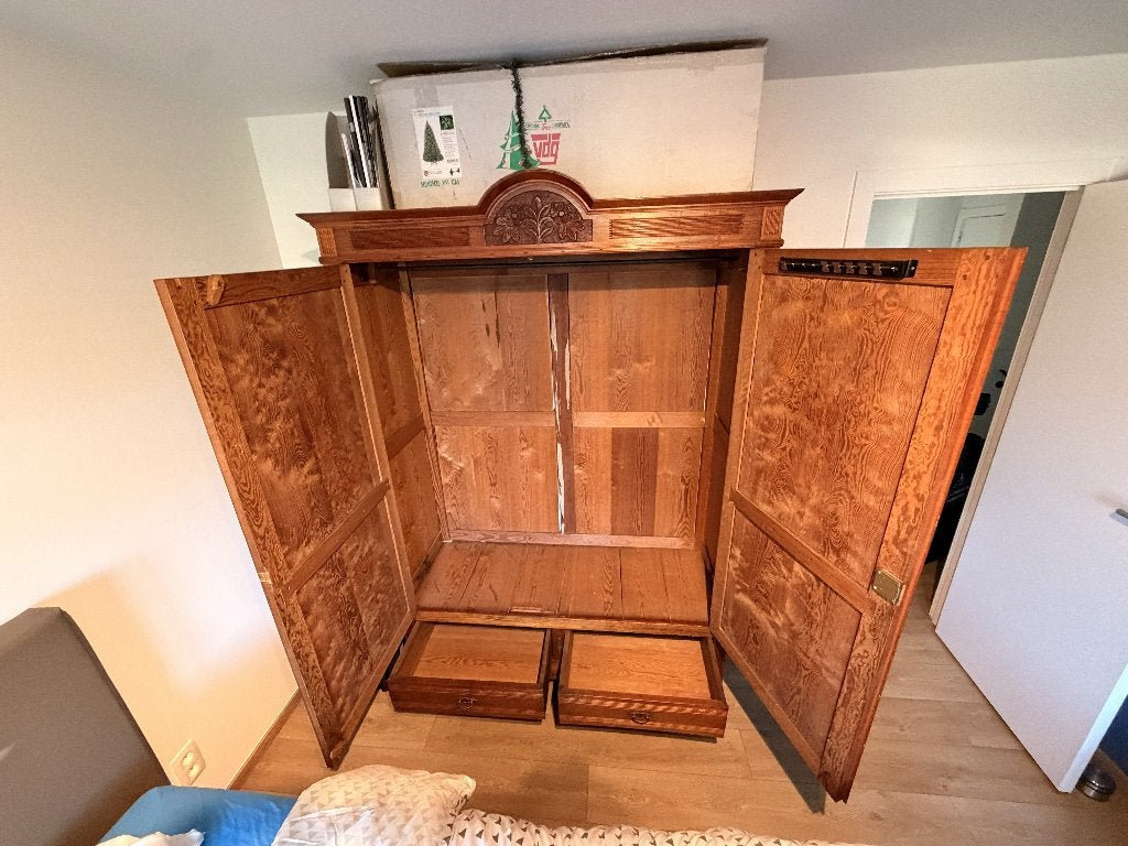 Armoire ancienne en bois, Enlèvement