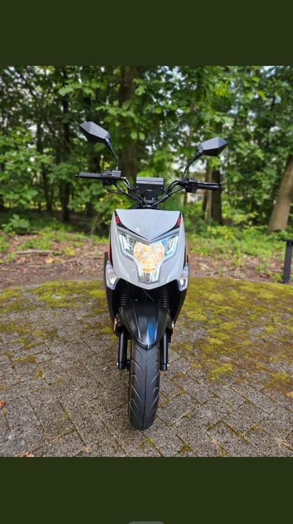 Gts Enzo RS Edition, Fietsen en Brommers, Ophalen, 50 cc, Klasse B (45 km/u), Zo goed als nieuw