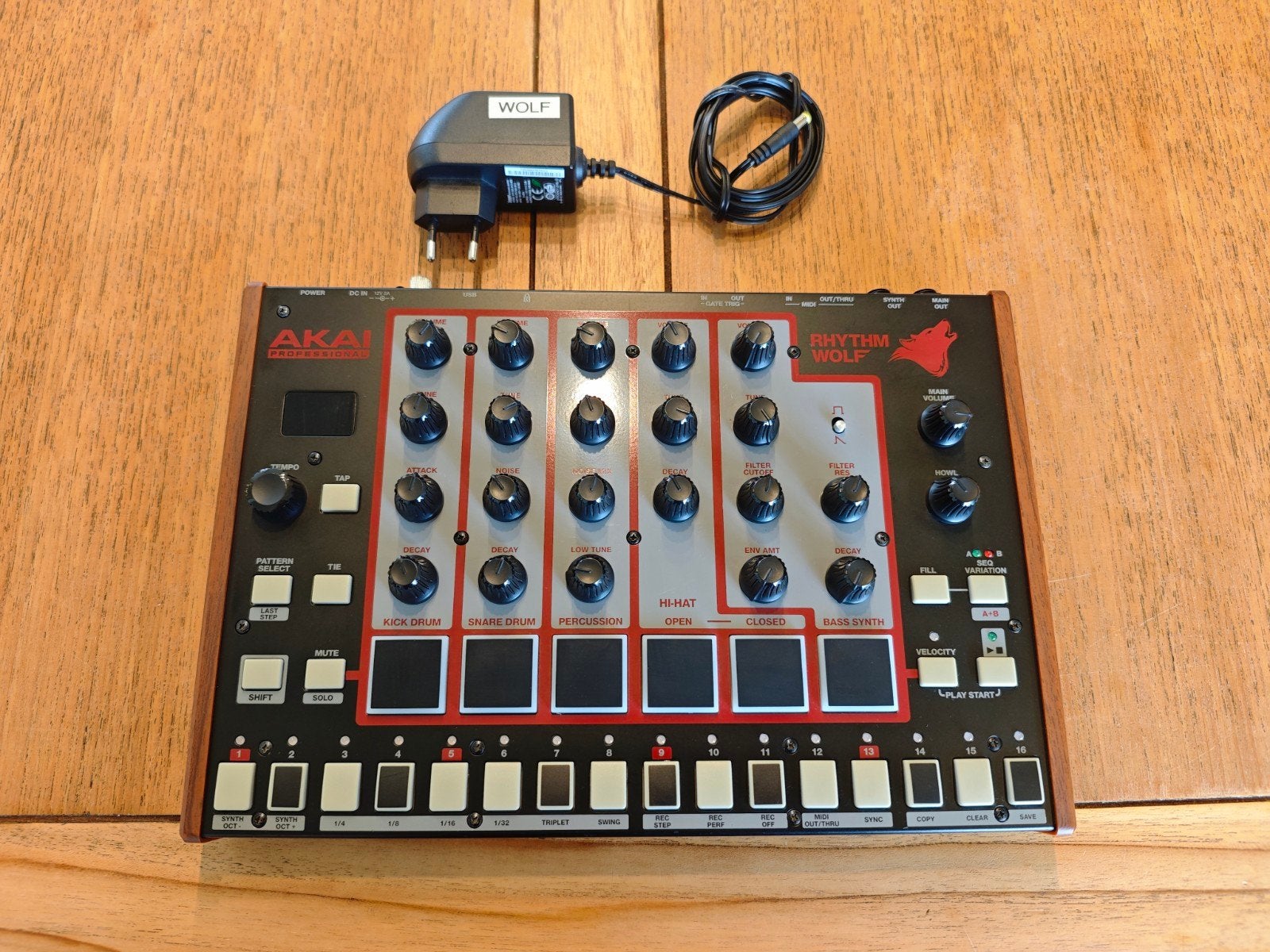 Te koop! Akai Rhythm Wolf!, Musique & Instruments, Batteries électroniques, Enlèvement, Comme neuf, Autres marques