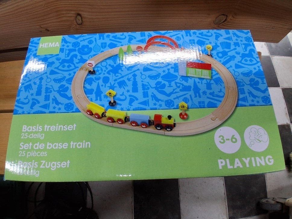 ensemble de train en bois, Enlèvement