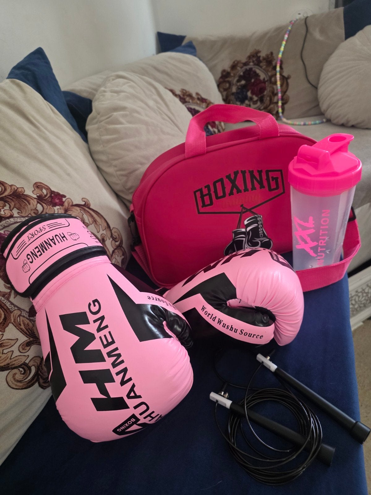 matériel de boxe fille (gants, sac, corde a sauter et gourde, Sports & Fitness, Enlèvement ou Envoi, Neuf, Accessoire de boxe
