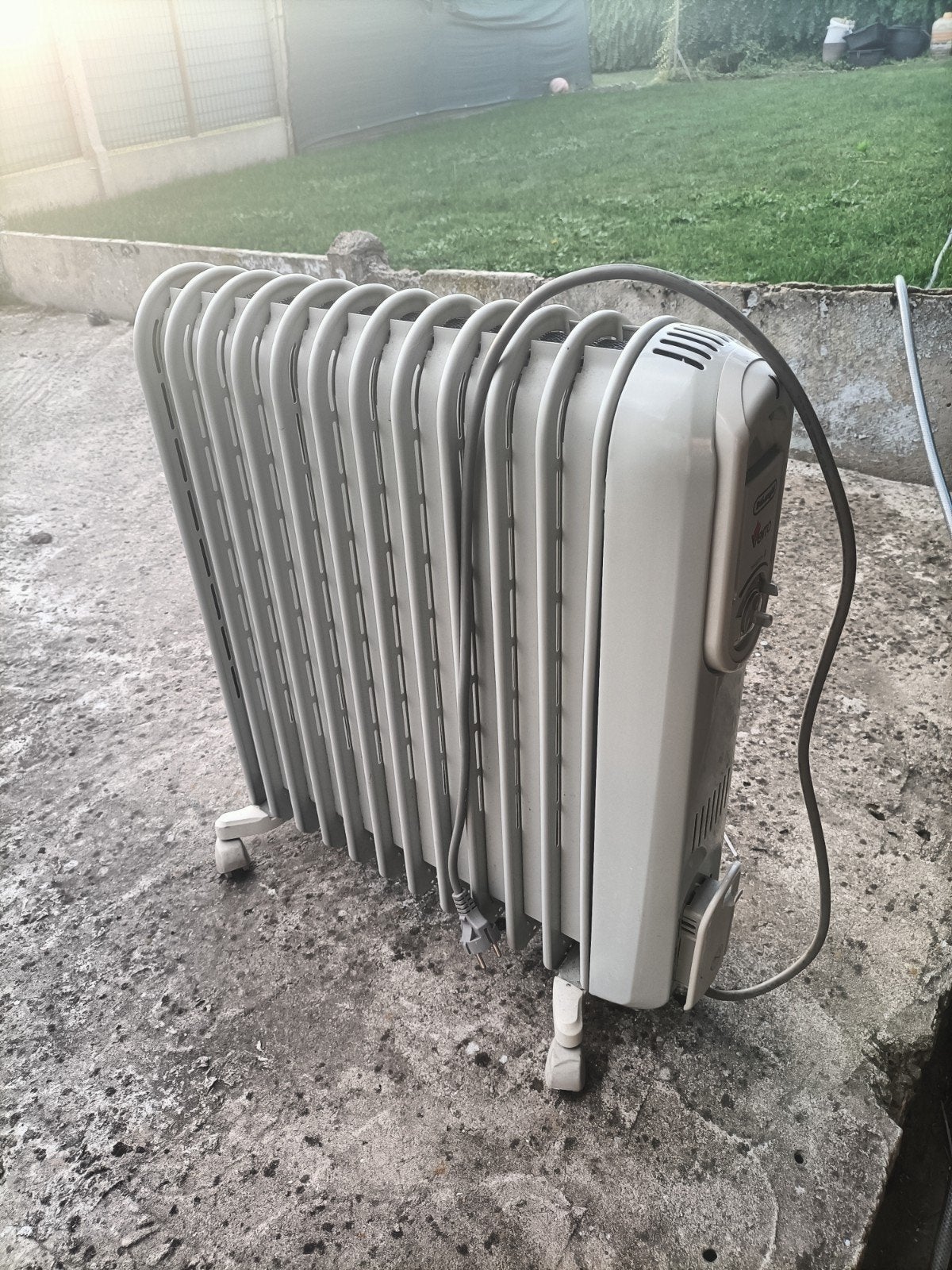 Radiateur bain d’huile De’Longhi Vento 2500 W – Très bon éta, Bricolage & Construction, Enlèvement, Radiateur