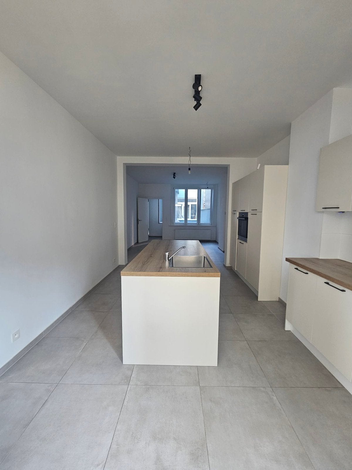 Ruim en lichtrijk 3 slpk appartement, Immo