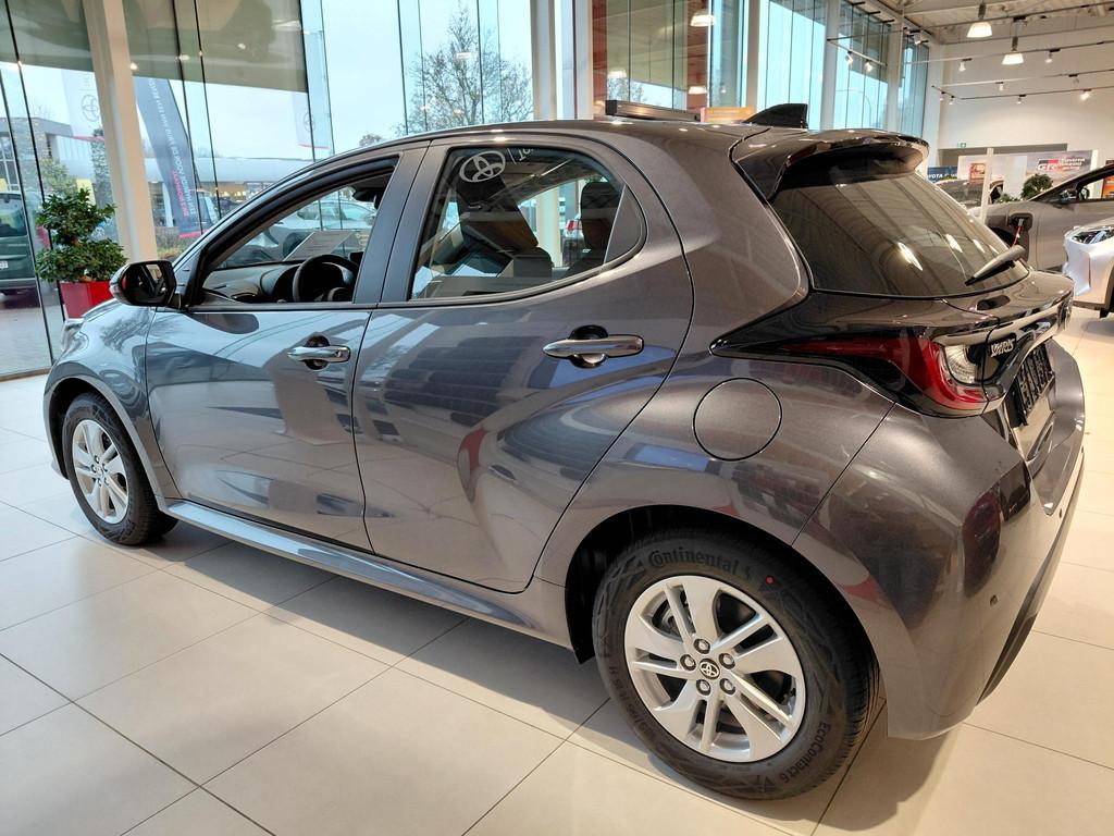 Toyota Yaris Dynamic (automatique), Autos, Toyota, Neuf, Argent ou Gris, Electronic Stability Program (ESP), Entreprise