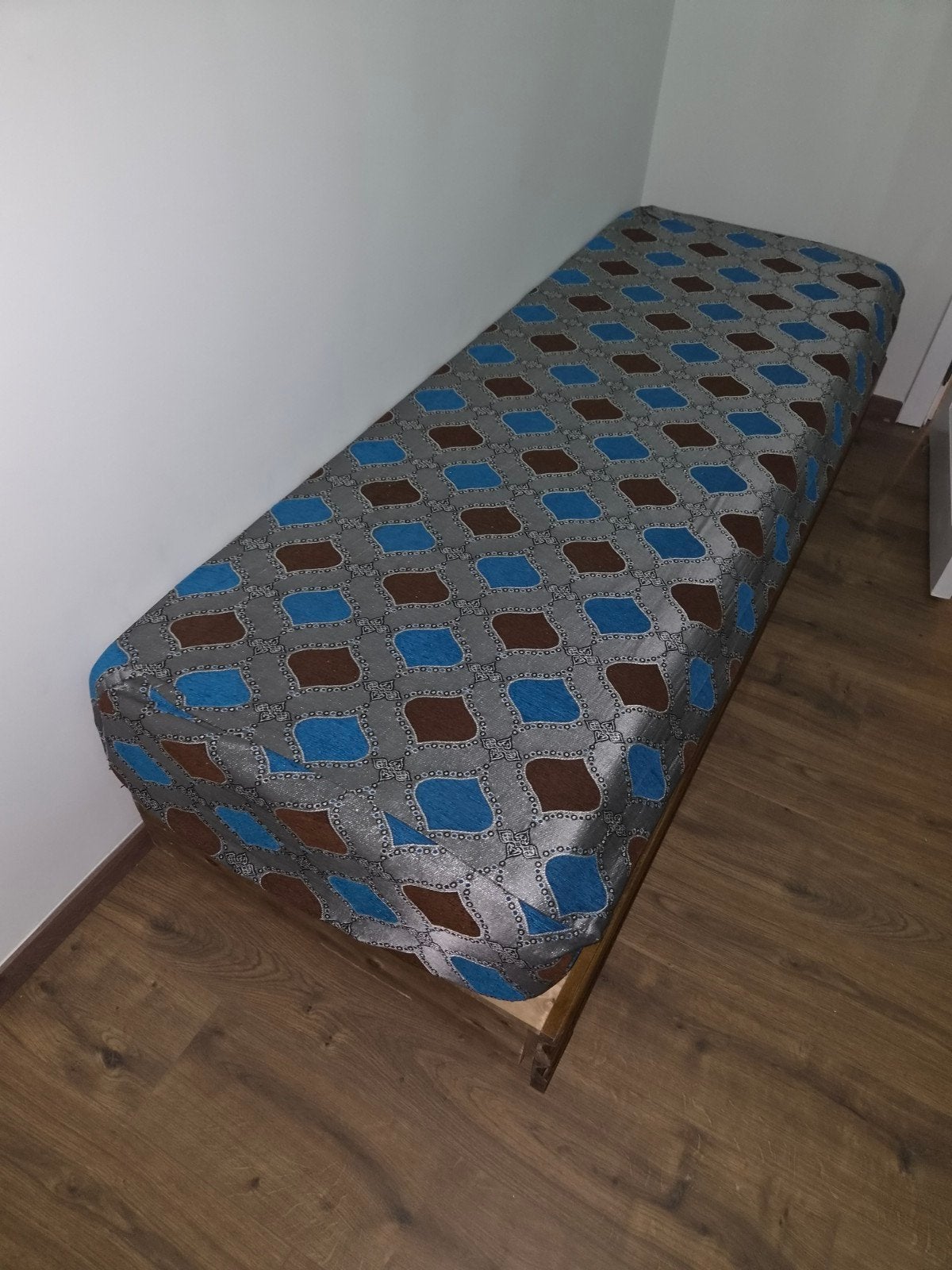 gratis  2 zitbanken (Marokkaanse sedari), Huis en Inrichting, Ophalen, 70 cm of minder, Blauw, Zo goed als nieuw