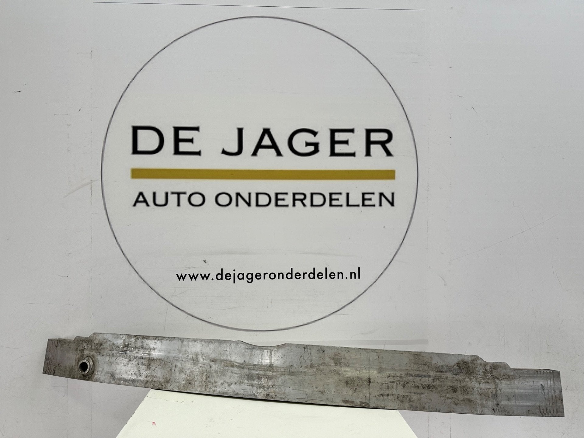 Poutre de pare-chocs avant pour Mercedes A B CLA GLA, Mercedes-Benz AG, Mercedes-Benz, Utilisé, Mercedesstrasse 120
70372  Stuttgart, DE