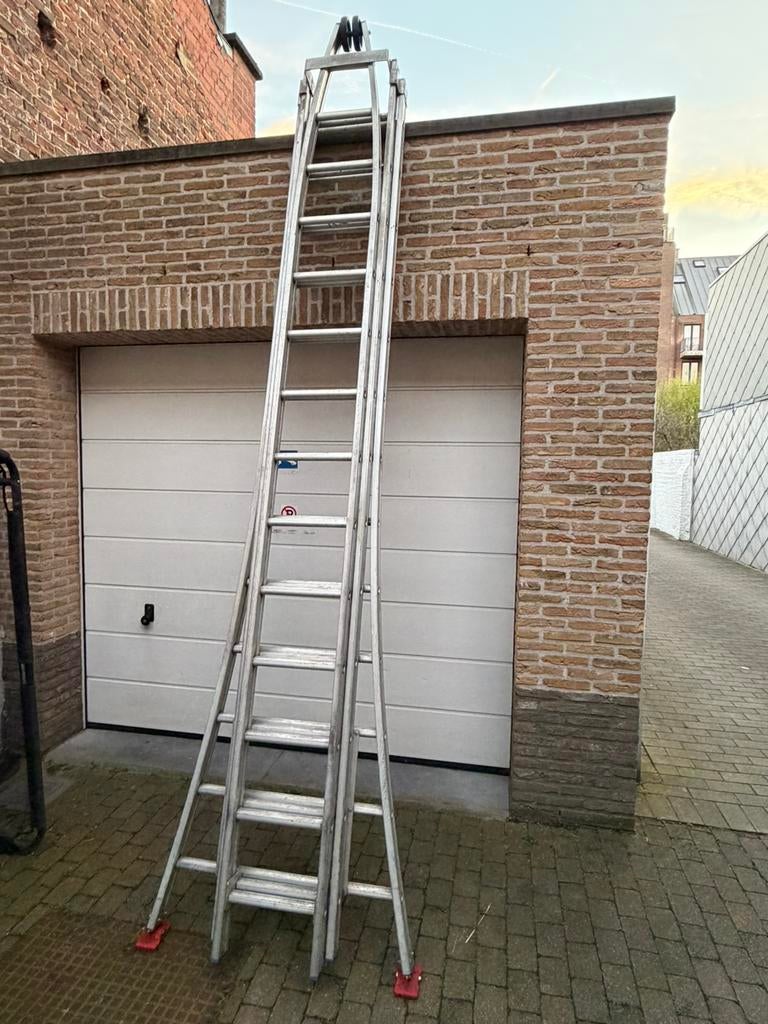 PUNT LADDER 3x12 met wieltje, Doe-het-zelf en Bouw, Ophalen, Zo goed als nieuw, Ladder
