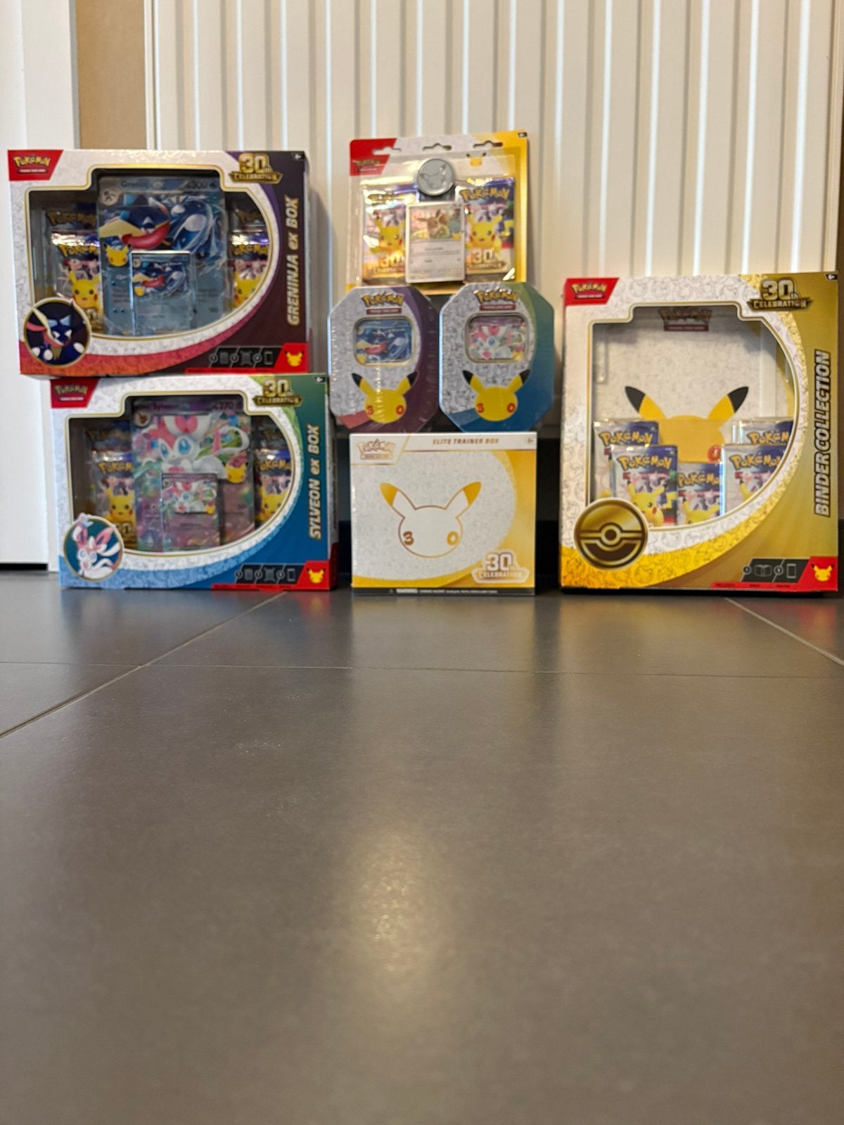 Pokémon fête ses 30 ans avec tous les sceaux, Enlèvement ou Envoi, Neuf, Plusieurs cartes, Foil