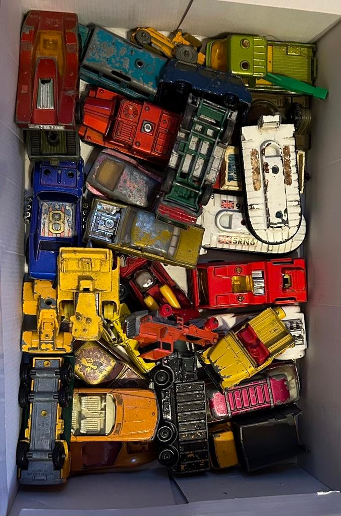 Lot van 30 lesney matchbox bespeeld/beschadigd, Ophalen of Verzenden