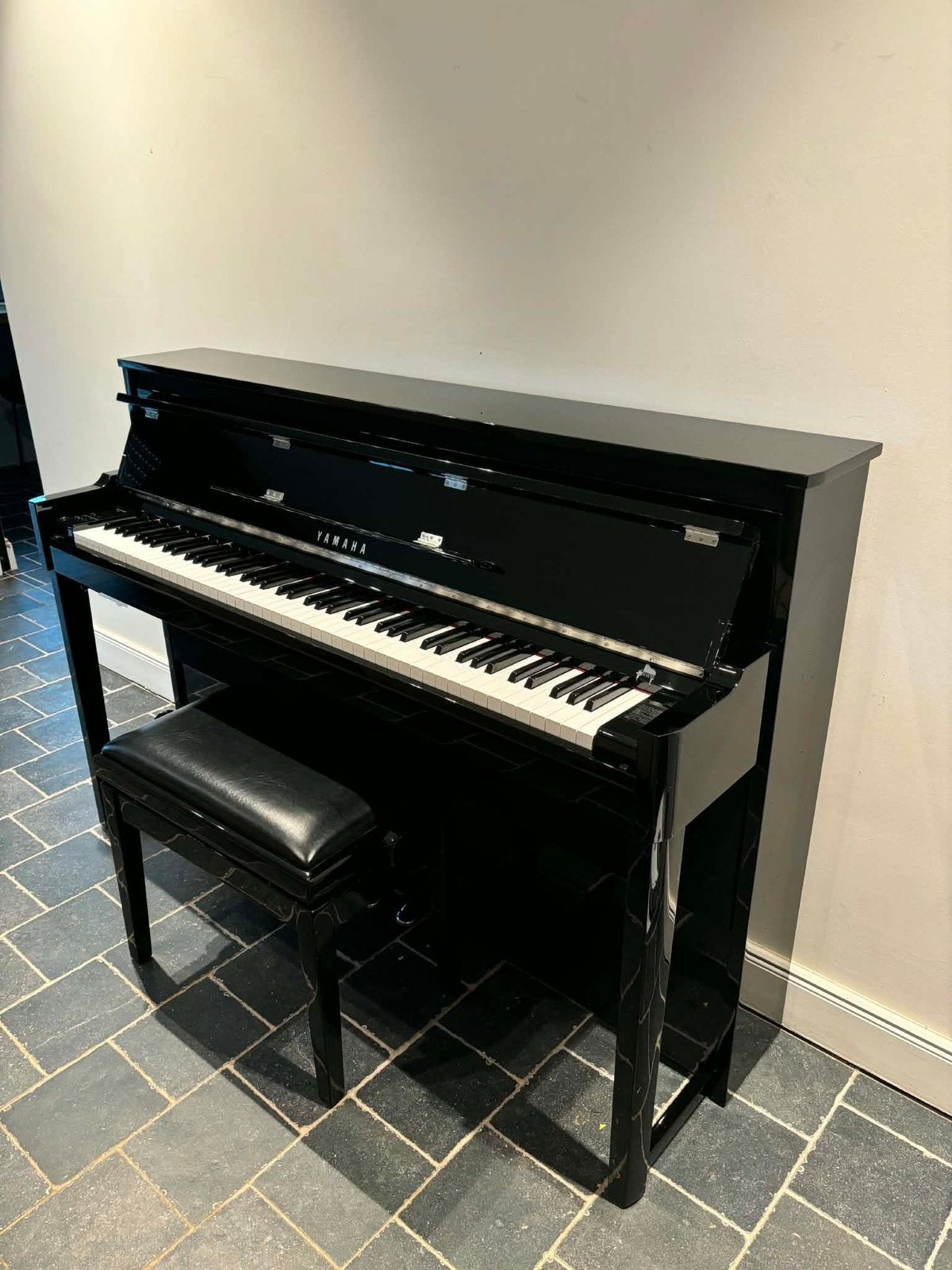 Yamaha AvantGrand NU1X – Piano hybride haut de gamme, Musique & Instruments, Pianos, Brillant, Comme neuf, Enlèvement, Piano