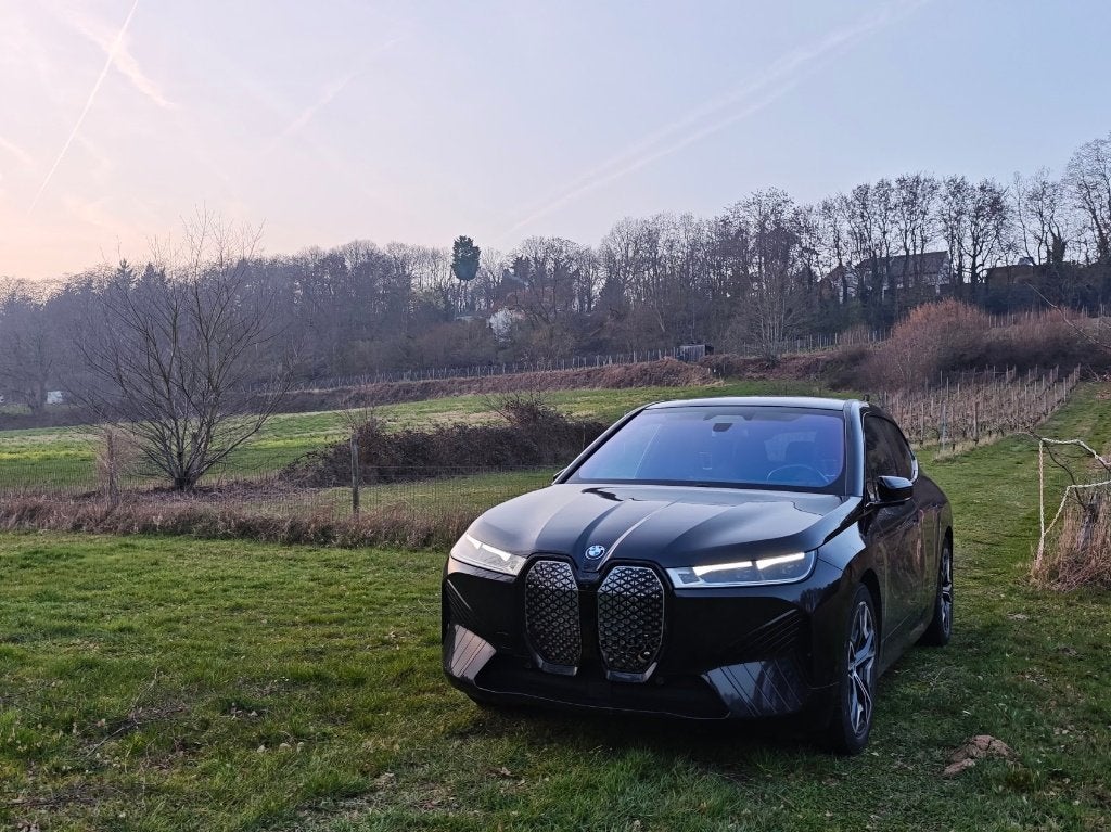 BMW iX xdrive40 full option SOH >95%, Auto's, Automaat, Dealer onderhouden, Euro 6, Zwart