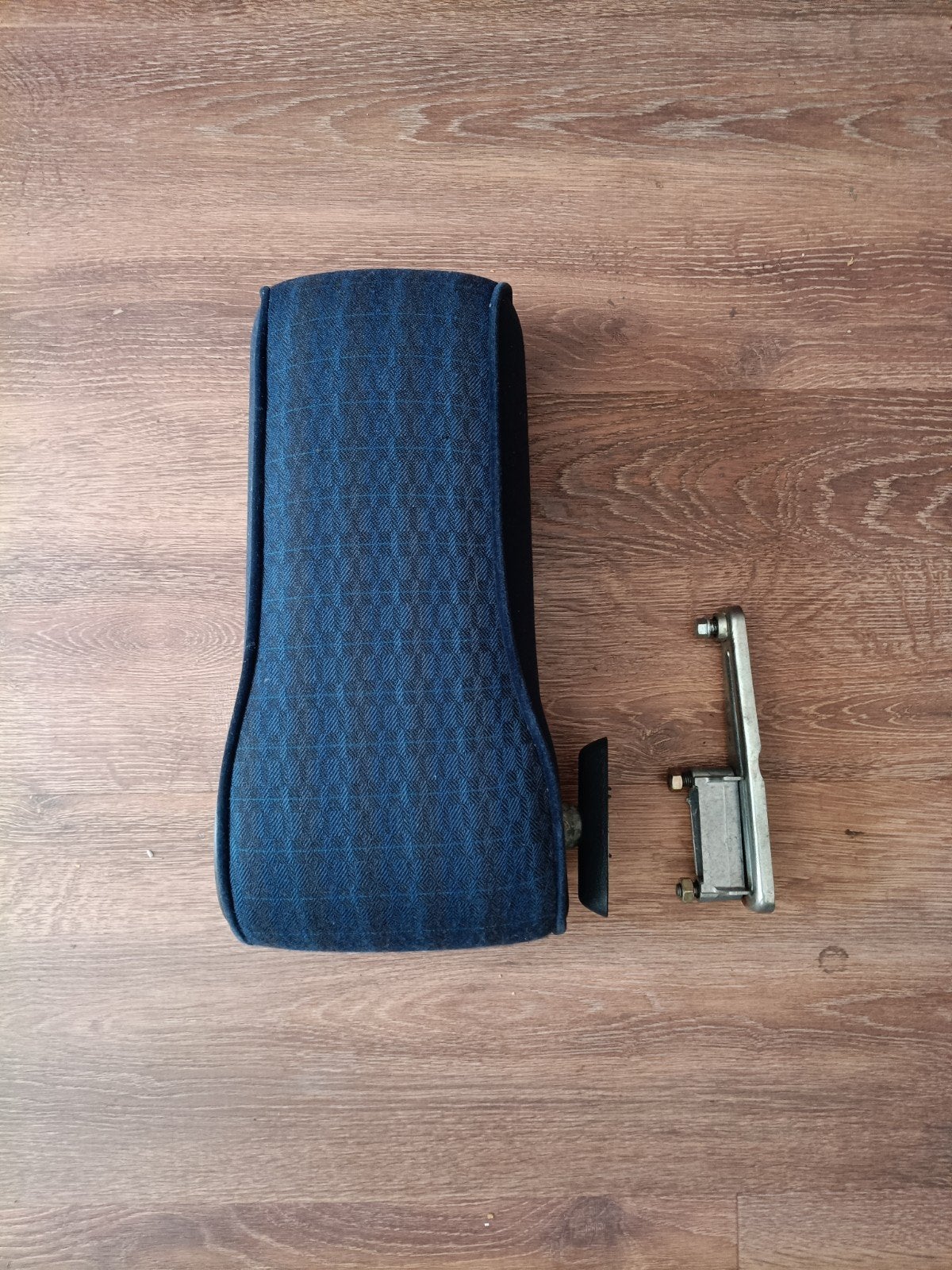Accoudoir Mercedes W124 bleu, Autos : Pièces & Accessoires, Habitacle & Garnissage, Mercedes-Benz, Pièces Oldtimer ou Ancêtre