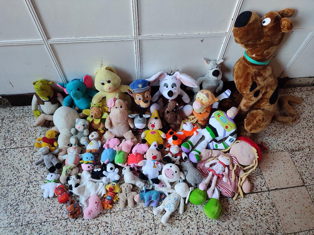 Lot 44 Peluches divers, Kinderen en Baby's, Speelgoed | Knuffels en Pluche, Peppa Pig, Ophalen of Verzenden