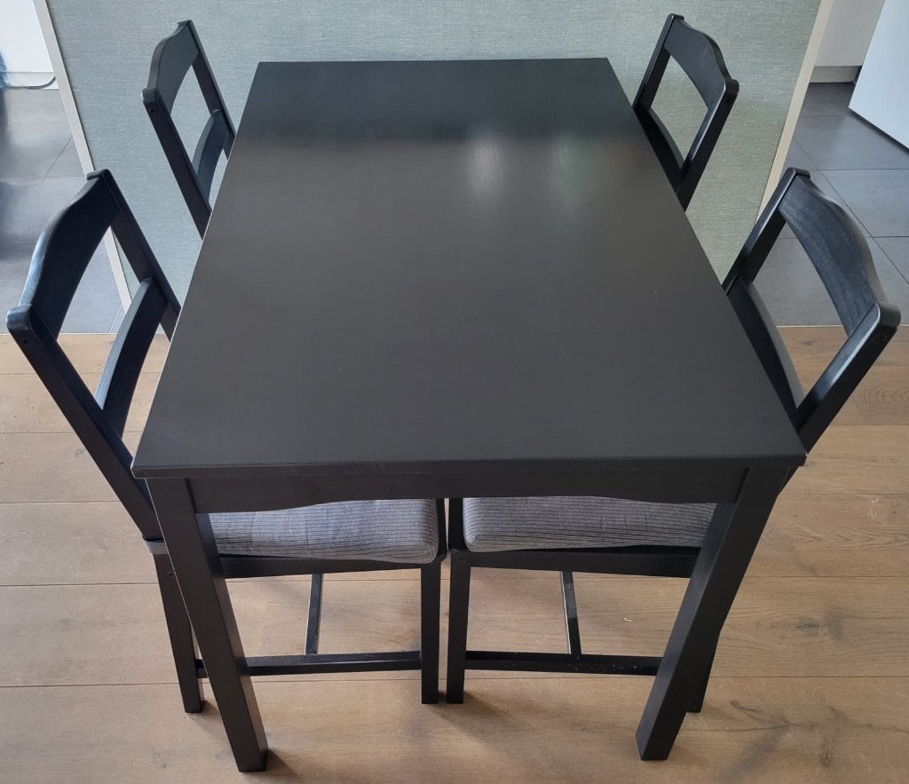 IKEA HÄGERNÄS eettafel met 4 stoelen — €70, Ophalen, 100 tot 150 cm, 50 tot 100 cm, Zo goed als nieuw