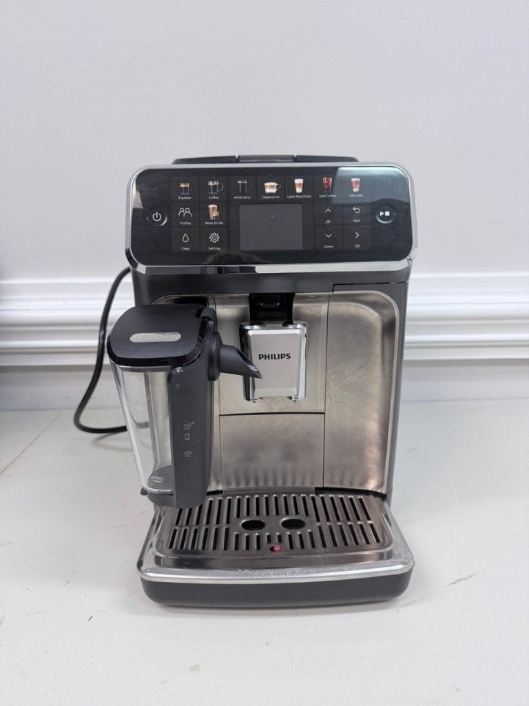 Philips 5500 LatteGo, neuve, jamais ouverte, avec boîte, Elektronische apparatuur, Koffiezetapparaten, Afneembaar waterreservoir