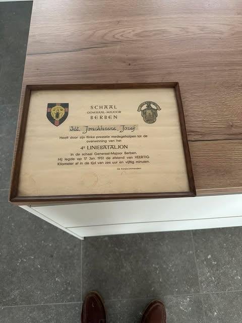kader 4e liniebataljon schaal generaal majoor Berben, Verzamelen, Overige typen, Berben, Ophalen of Verzenden, Info@gnemajbreb.li