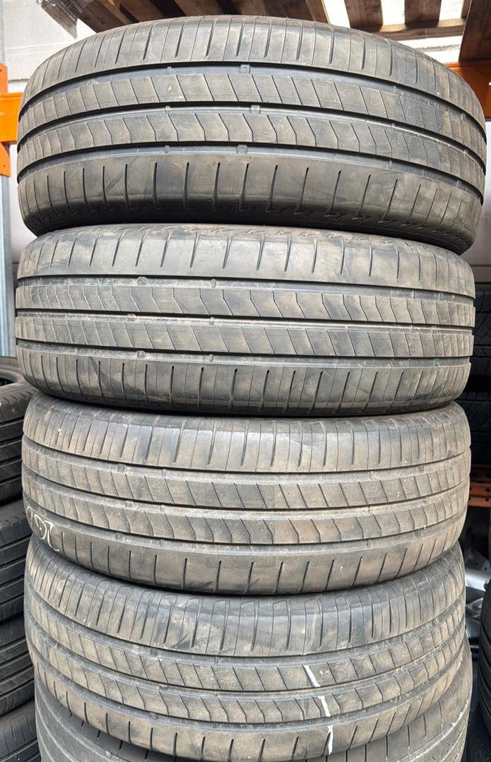 Pneus d'été 2155019 215/50/19 215/50R19la marque Bridgestone, Enlèvement