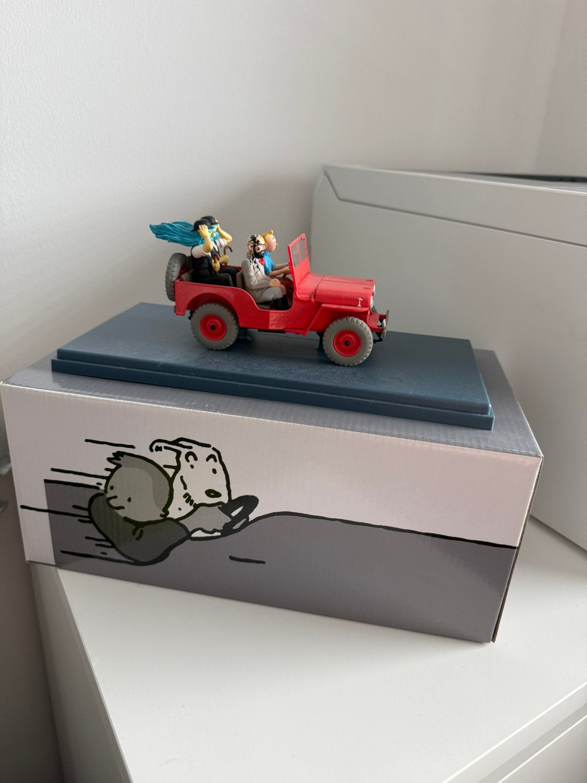 Voiture Tintin en or noir avec Janssens, Collections, Enlèvement ou Envoi, Tintin, Comme neuf, Statue ou Figurine