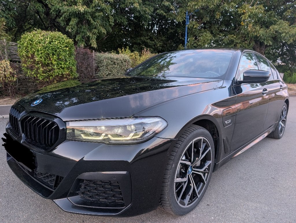 Bmw 530e hybrid pack m 2022, Auto's, Automaat, Zwart, Berline, Onderhoudsboekje