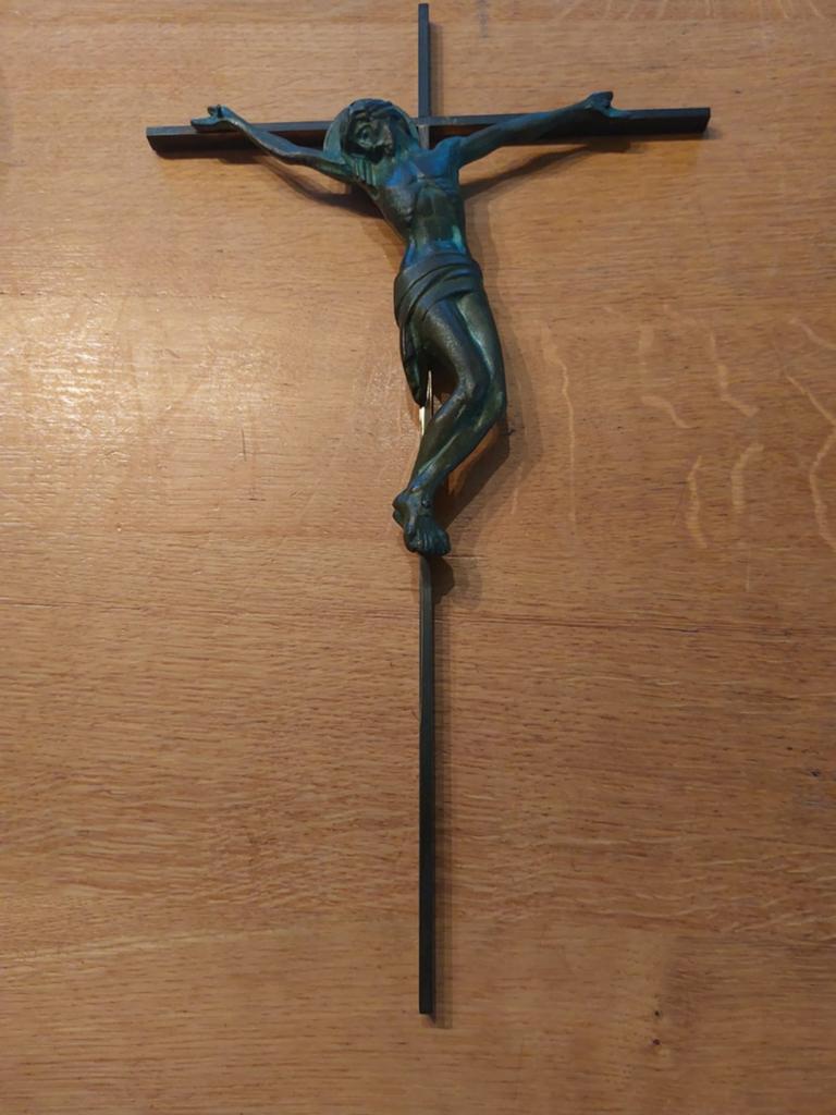 Brons corpus op metaal kruis..? Messing, Ophalen of Verzenden