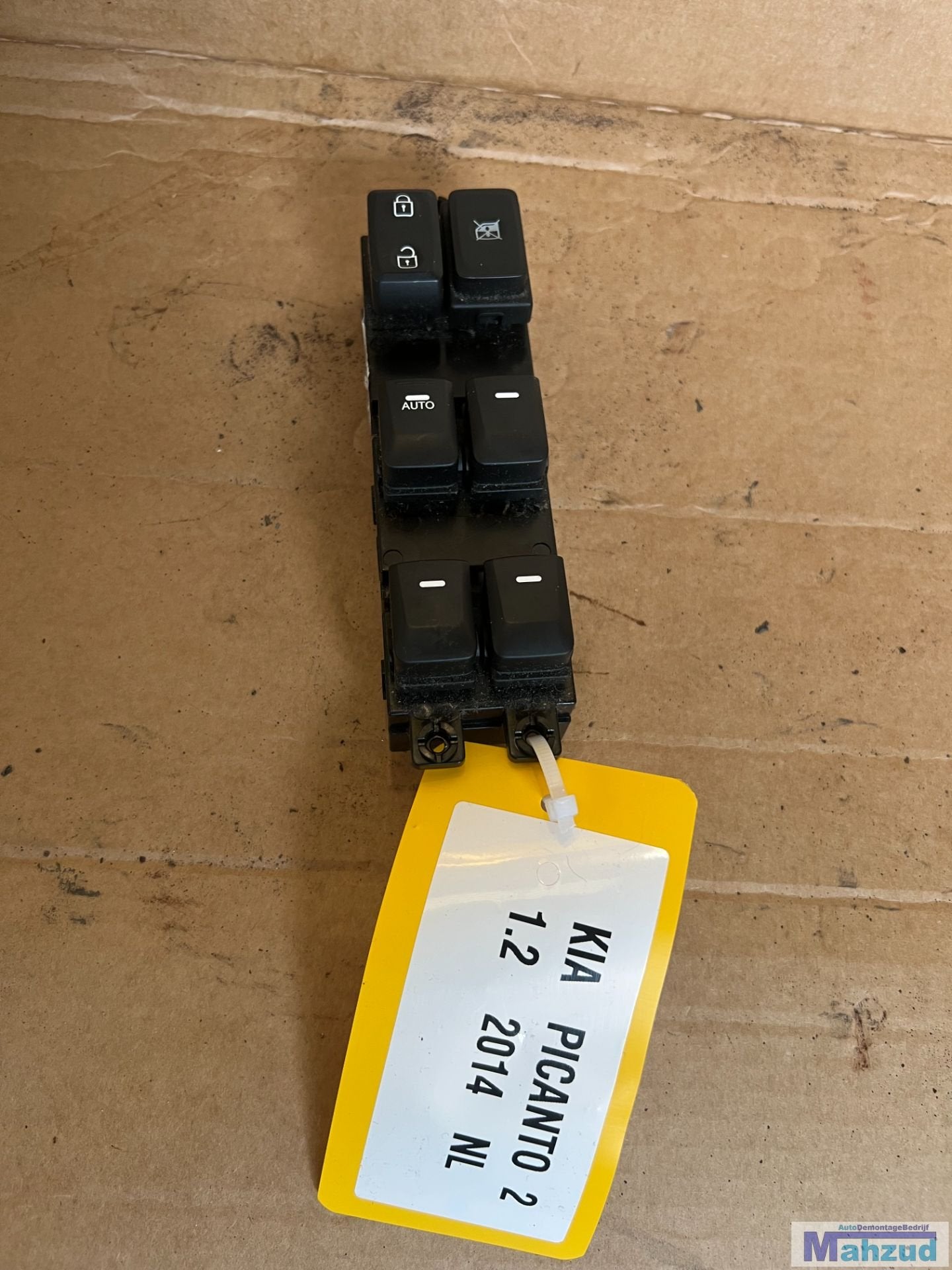 Interrupteur de vitre avant gauche pour KIA PICANTO 2 (TA) 2, Kia, Heolleung-ro 12
06797  Seoul, Utilisé, Info@kia.com