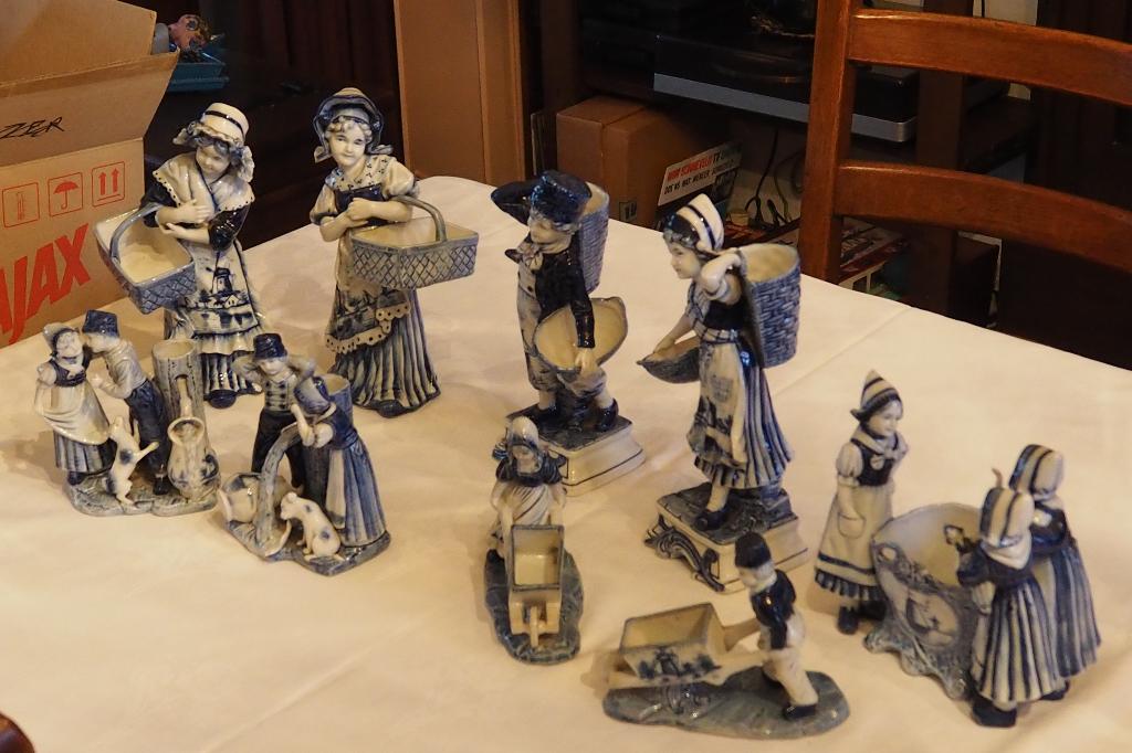 delfts blauw figuurtjes en schoorsteengarnituur, Antiek en Kunst, Curiosa en Brocante, Ophalen