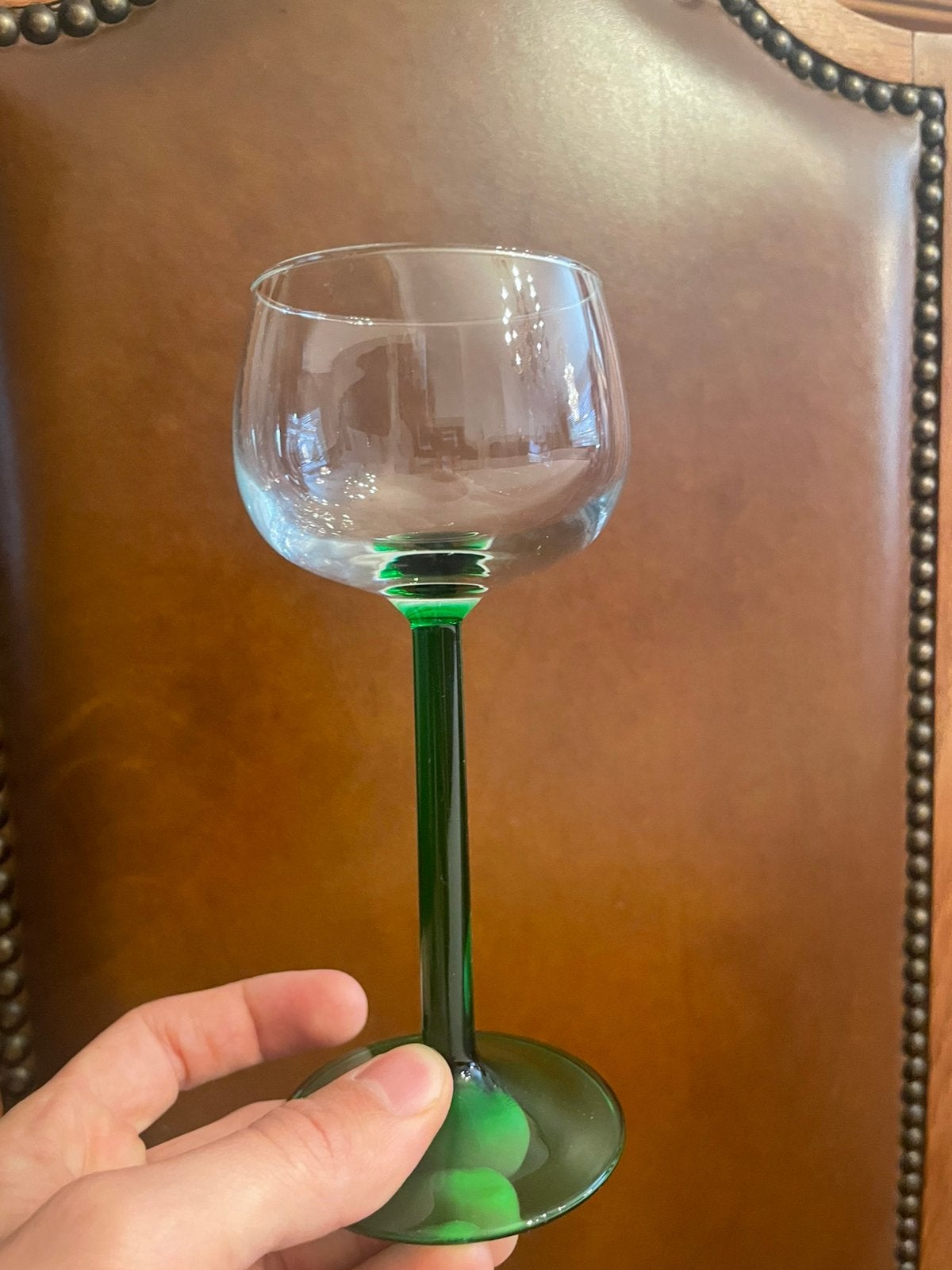 Set van 6 witte wijnglazen met groene voet., Ophalen, Zo goed als nieuw