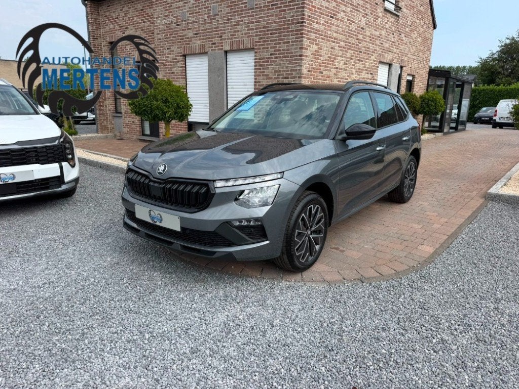 Skoda Kamiq 1.0 TSI 115PK DSG Selection + BLACK/PACK NIEUW, Auto's, Skoda, Automaat, Stof, Bedrijf, 5 zetels
