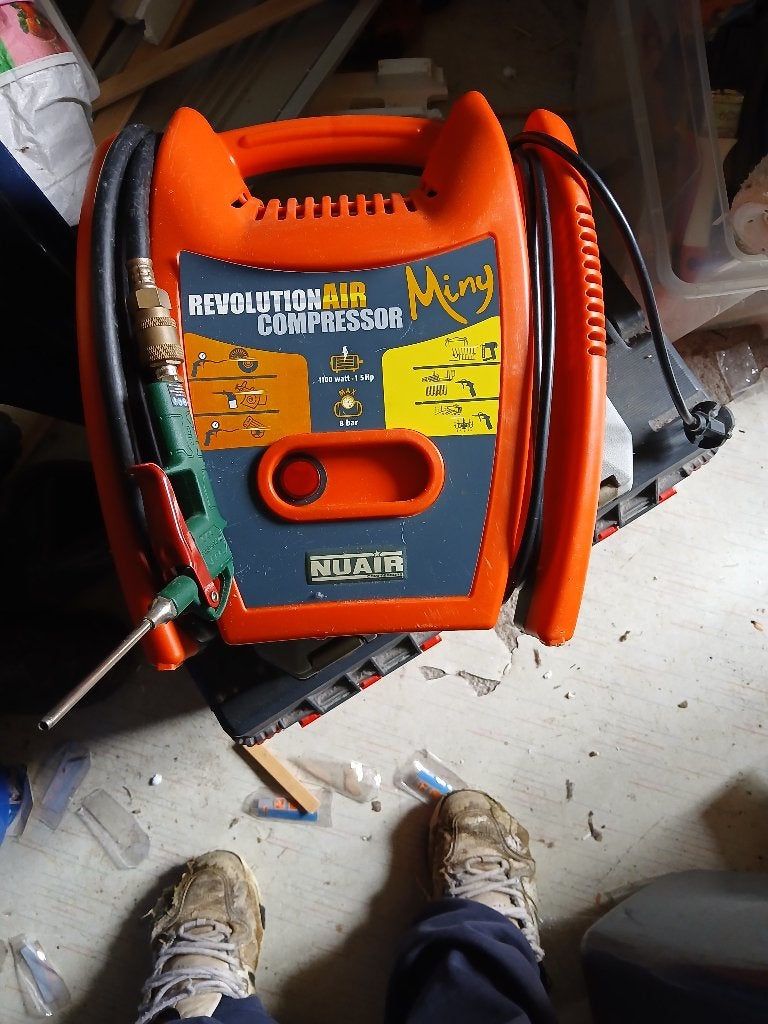 compresseur   Nuair Miny Sans huile - 8 bars - 1100 W, Enlèvement, Utilisé, 6 à 10 bars, Sans huile